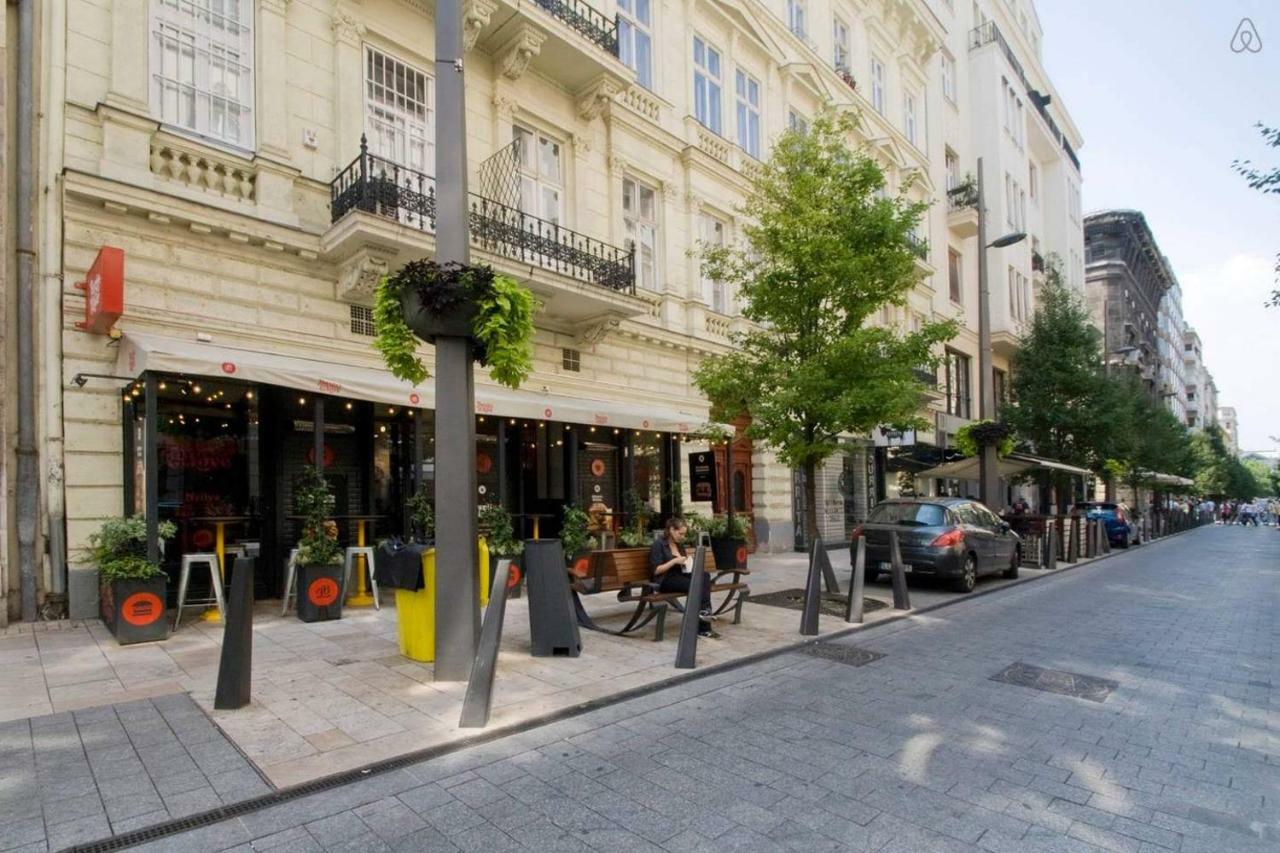 Appartamento Downtown Delight Near The Basilica Budapest Esterno foto