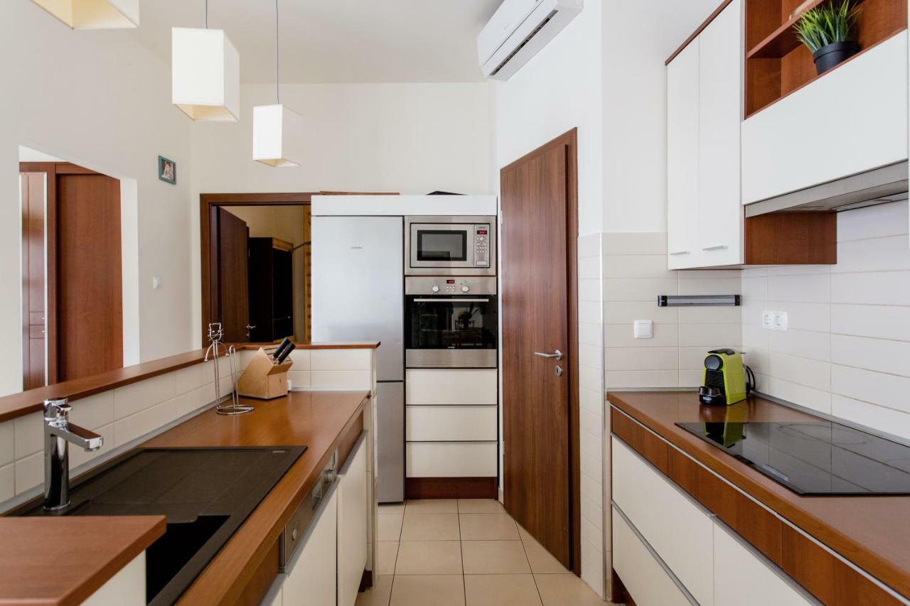 Appartamento Downtown Delight Near The Basilica Budapest Esterno foto